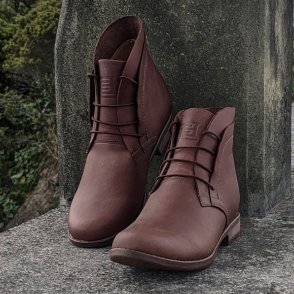 Elizabeth Estrada footwear - Picture 2 of 4